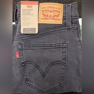 Levi's High Waisted Mom Jean's 29x29